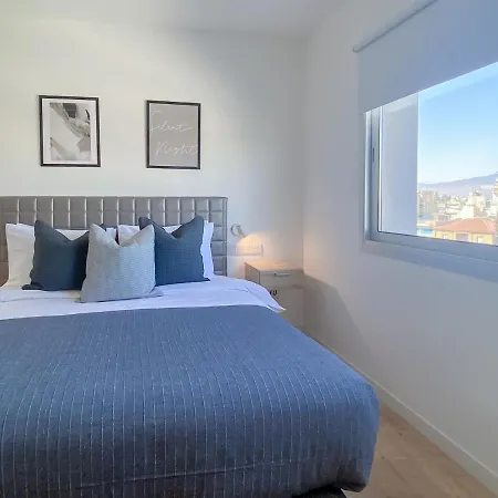 Phaedrus Living: Plateia Grigio Apartamento